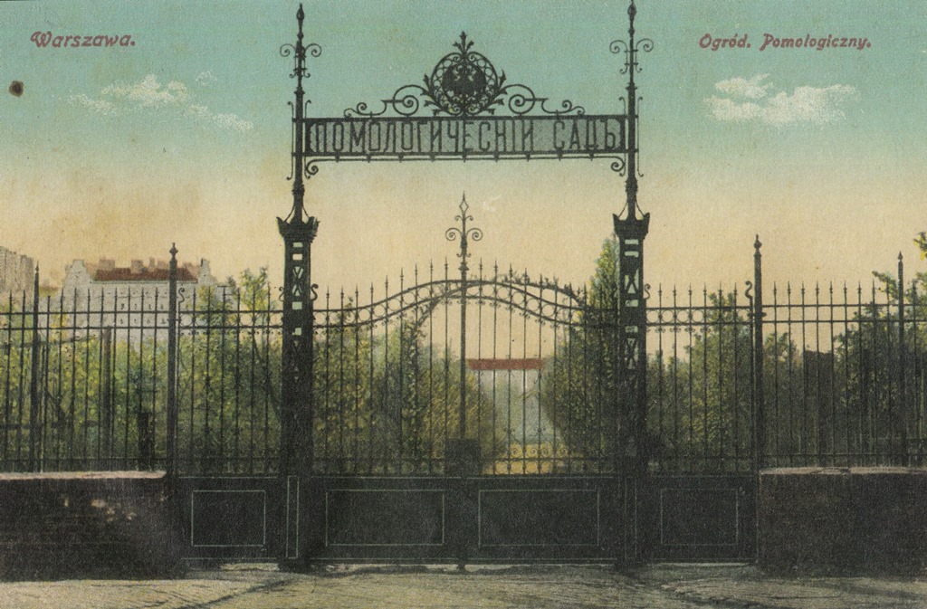 Brama Ogrodu Pomologicznego przed 1916. Fot. nieznany/unknown, Public domain, via Wikimedia Commons