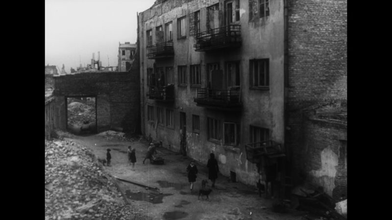 PRVA_LETA_P013166_0062545_ecinema.mp4_snapshot_01.02.22.969